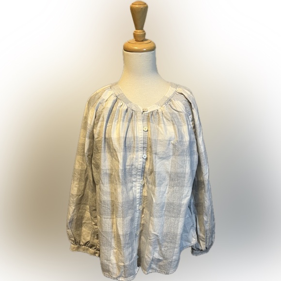 Duluth Trading Co Tops - Duluth Trading Co. Printmaker Lightweight Shirt size XS